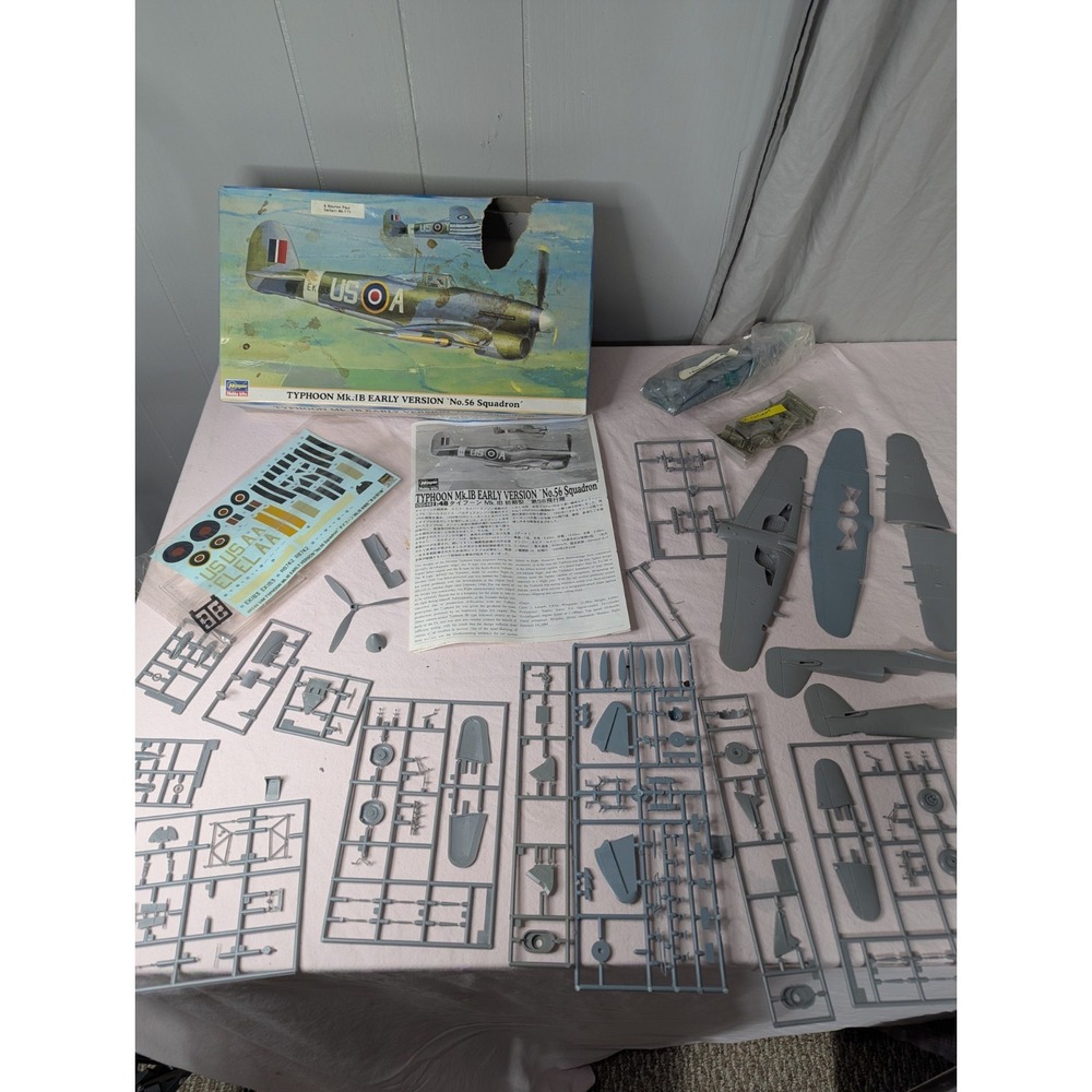 Vintage Airplane model kit Typhoon MK IB No 56 Squadron Hasegawa war plane aircr